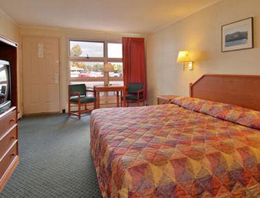 Super 8 By Wyndham George/downtown Hotel