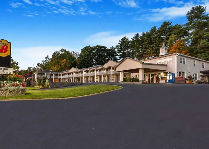 Super 8 By Wyndham Lake George/Downtown